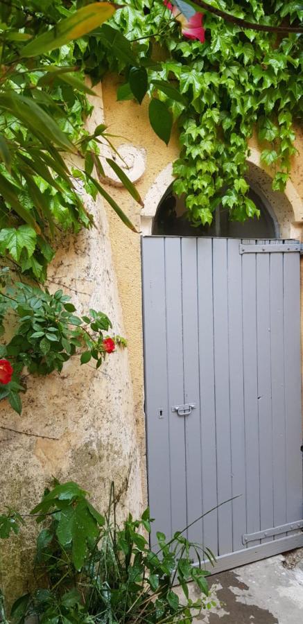 Jolie Maison De Ville La Petite Magnanerie La Roque-d'Antheron Exterior photo